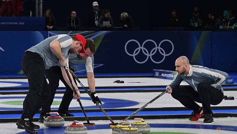 Curling-Switzerland thrash Norway 9-1 to win men's bronze medal