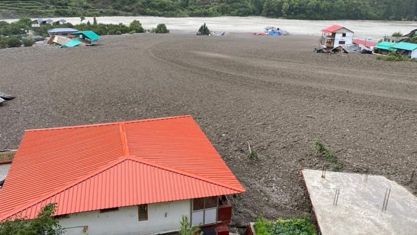 இந்தியாவின் உத்தரகாந்த் மாநிலத்தில் திடீர்வெள்ளம் - 4 பேர் மரணம்