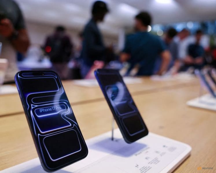 Apple leads smartphone market even as overall shipments decline, Counterpoint says