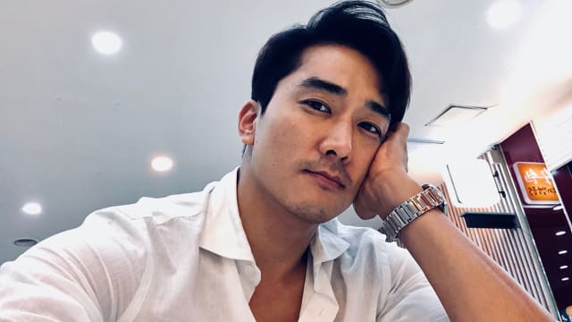 宋承宪后悔上传爸爸证件照，只因爸爸长太帅！