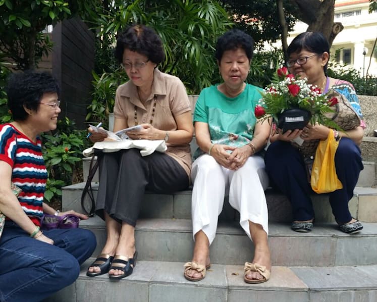 Singaporeans offer their well-wishes to former MM Lee Kuan Yew