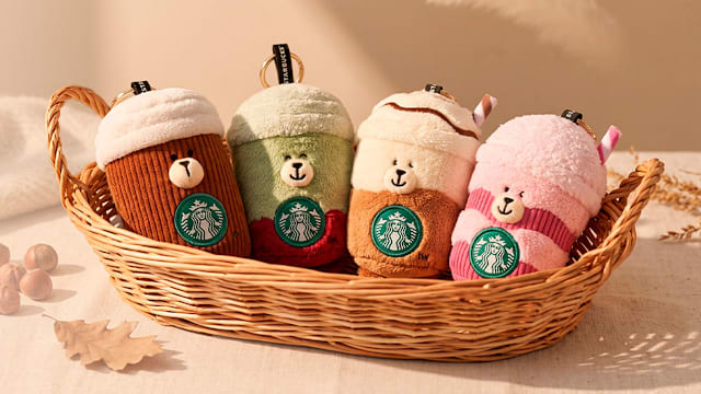 Starbucks人气饮品“熊熊化”，全新Bear-verage绒毛挂件抢爆了！
