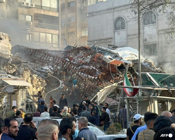 Israel destroys an Iranian consular annex in Syria killing all inside