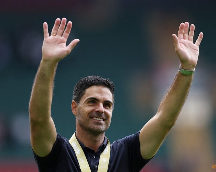 Arsenal launch title defence as new-look Premier League kicks off