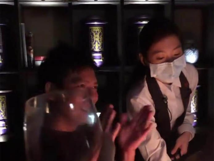ハッピー Zhou Xun's No-Show At Husband Archie Kao's 51st Birthday Bash