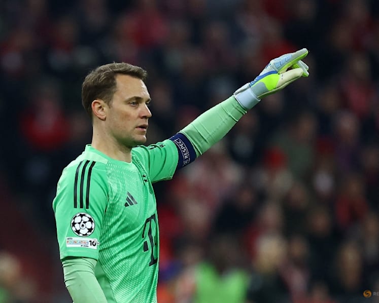 Keeper Neuer extends deal with Bayern to 2027