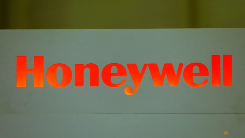 Honeywell names Mike Stepniak new CFO Honeywell names Mike Stepniak new CFO