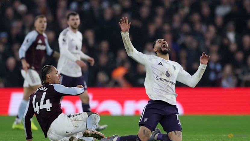 Superb Rogers double gives Aston Villa 2-1 win over Man United