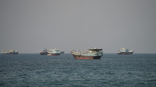 伊朗将在霍尔木兹海峡以外设立限制区