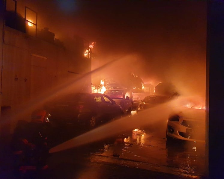 100 firefighters deployed to put out blaze at Sungei Kadut warehouse