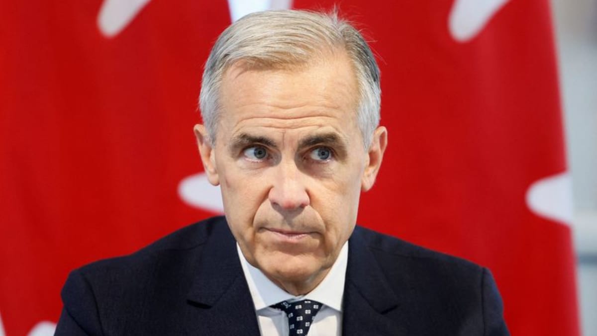 Canada sheds tens of thousands of jobs as tariffs dent hiring plans
