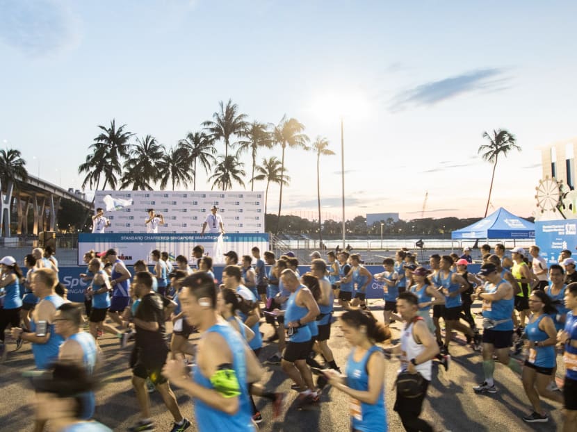 A switch to an evening flag-off for the Singapore Marathon instead of a traditional early morning one led to thousands of commuters being stuck in traffic jams in large parts of southern Singapore due to road closures for the event.