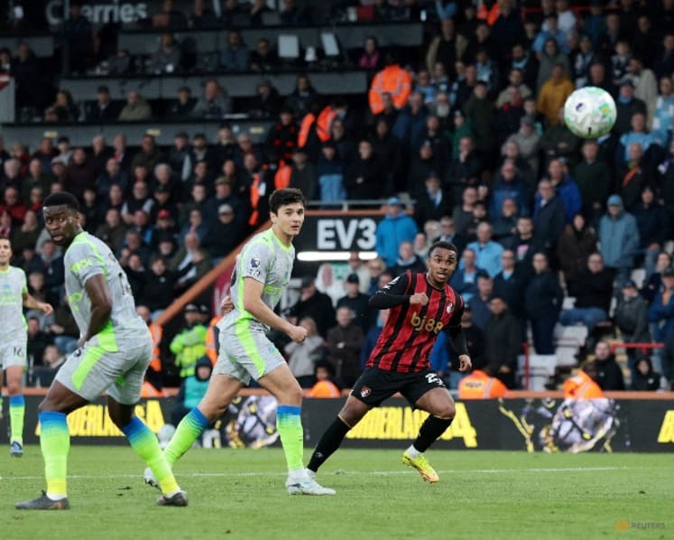 Manchester City's title hopes extinguished with draw at Bournemouth