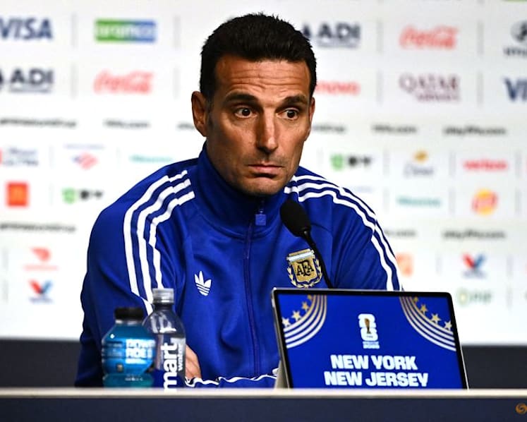 Fans drive us to want another World Cup triumph, says Argentina's Scaloni