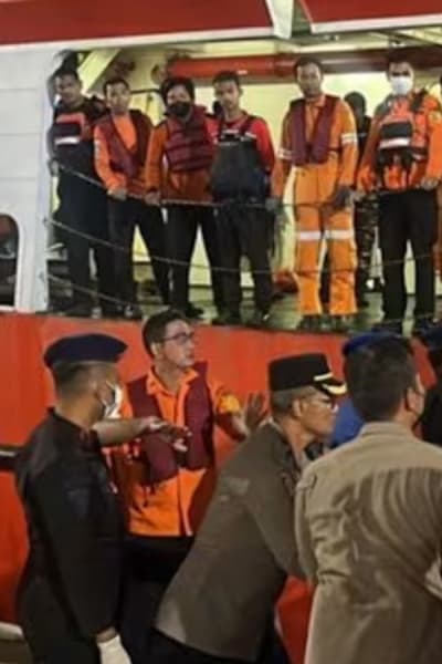 印尼渡轮沉没 死亡人数升至64人 71人仍失踪