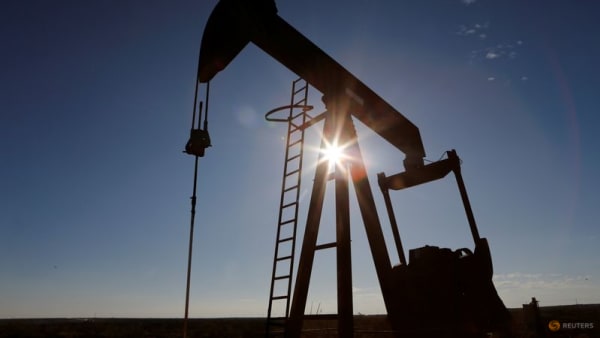 Oil falls nearly 3% on signs of progress in US-Iran talks, demand fears - Channel News Asia (Picture 2)