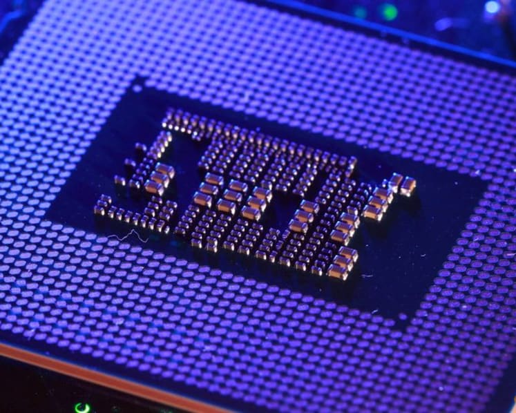 US plans 1:1 chip production rule to curb overseas reliance, WSJ reports