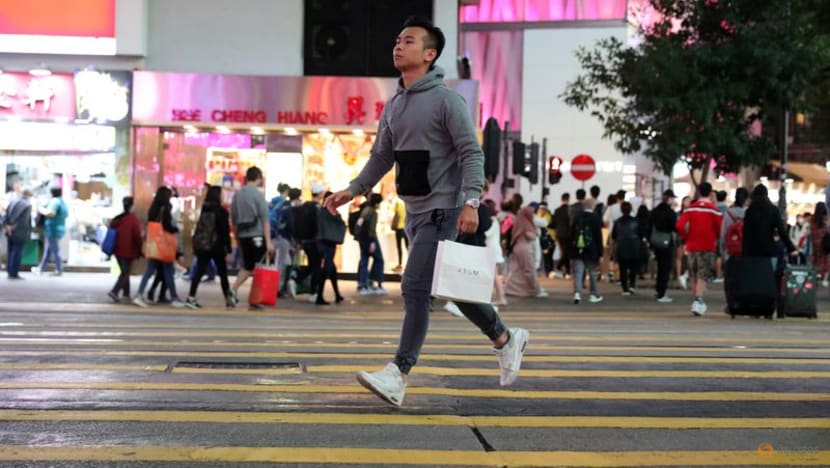 Hong Kong May retail sales up 2.4% year-on-year 