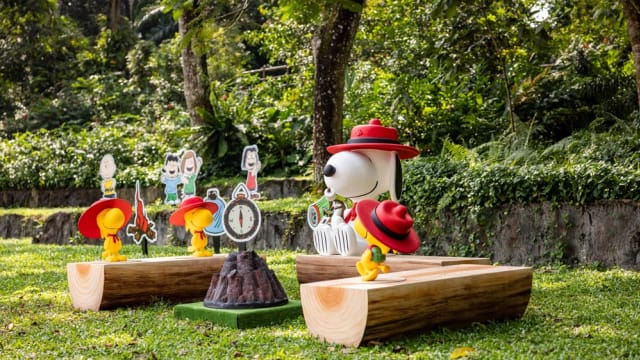 走出疗愈漫画　Snoopy & Woodstock万态野生动物世界露营去