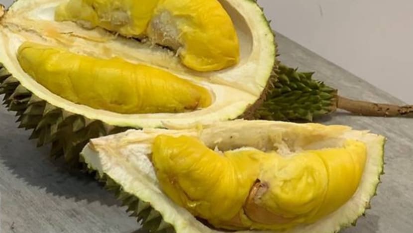 Peniaga durian di M'sia guna media sosial, COVID-19 corak norma baru industri