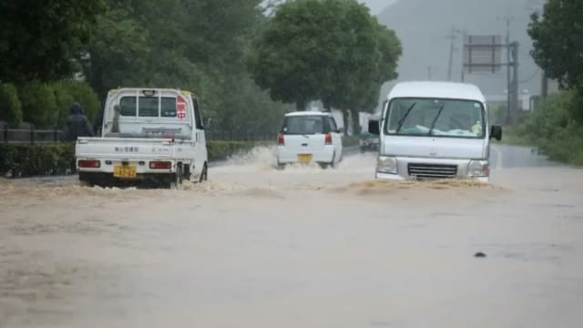 日本石川县遭遇暴雨 引发洪水和土崩居民被迫疏散