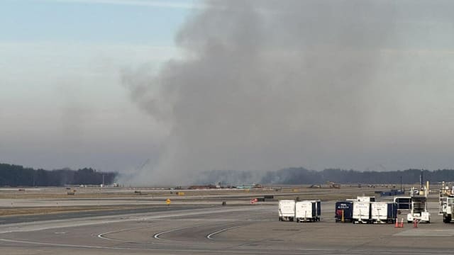 美联航客机起飞后遇引擎故障 折返机场紧急降陆