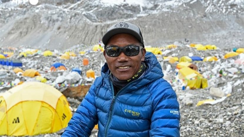 31 முறை இமயமலை உச்சியை அடைந்து உலகச் சாதனை படைத்த "Everest Man"