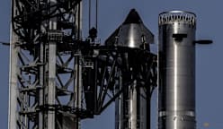 SpaceX launches 13th Starship test, briefly deploys first upgraded Starlinks