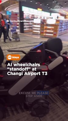 Who knew wheelchairs had disagreements too? #8dayssgtrending #8dayssg #changiairport #wheelchair #trending 