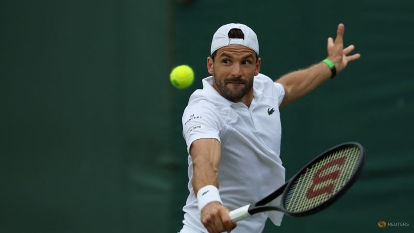 Dimitrov single-handedly flying flag at Wimbledon for old-school backhand Dimitrov single-handedly flying flag at Wimbledon for old-school backhand
