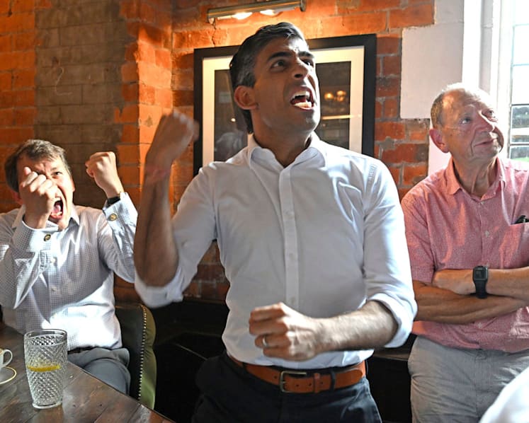 Sunak tries to close the gap on rival in UK leadership race