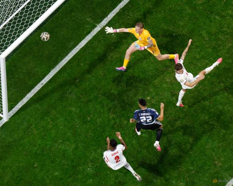 Argentina late show sinks England and sets up World Cup final against Spain