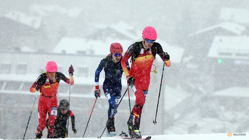 SkiMo-New sport begins in snowstorm