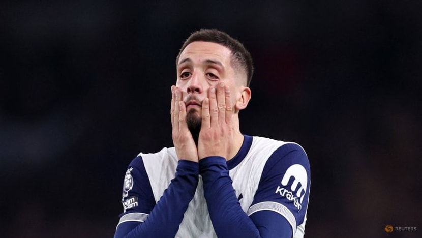Spurs held 2-2 by Wolves in exciting clash