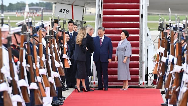 【一文看懂】为什么特朗普亲自接机习近平被指罕见？