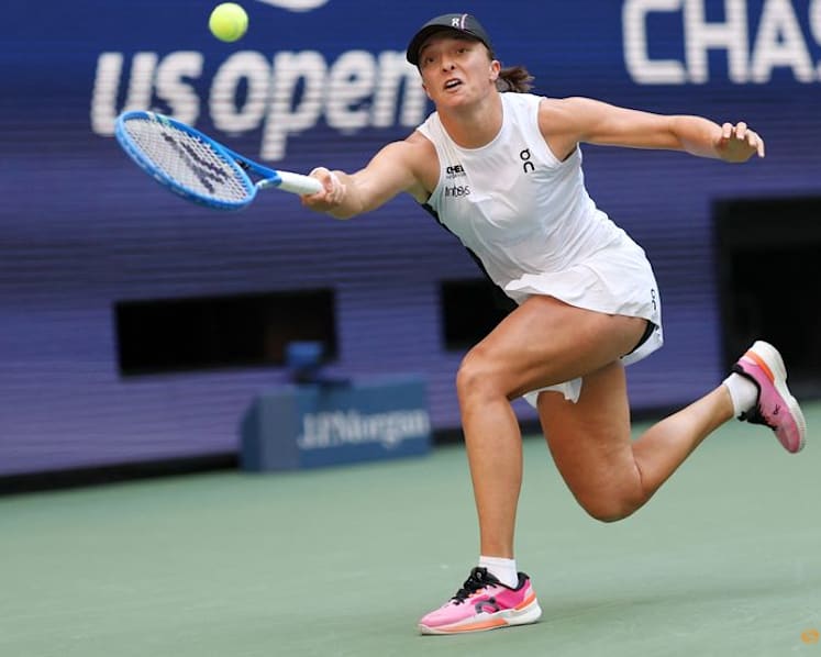 Anisimova moves past Wimbledon agony to upset Swiatek in US Open quarters