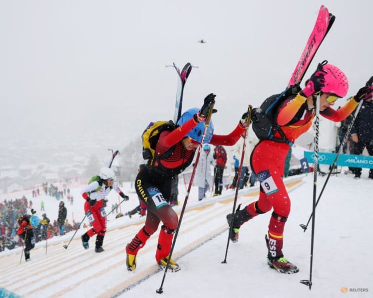 SkiMo-New sport begins in snowstorm