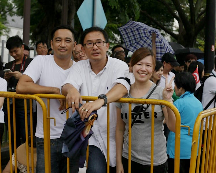 Overnight campers among crowd near Padang