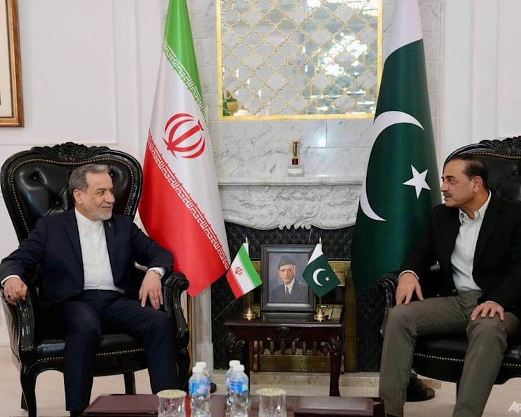 Trump says Iran can call if it wants to talk, as Iranian foreign minister heads to Russia