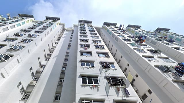 安装太阳能板和动作感应灯 部分组屋实施节能措施