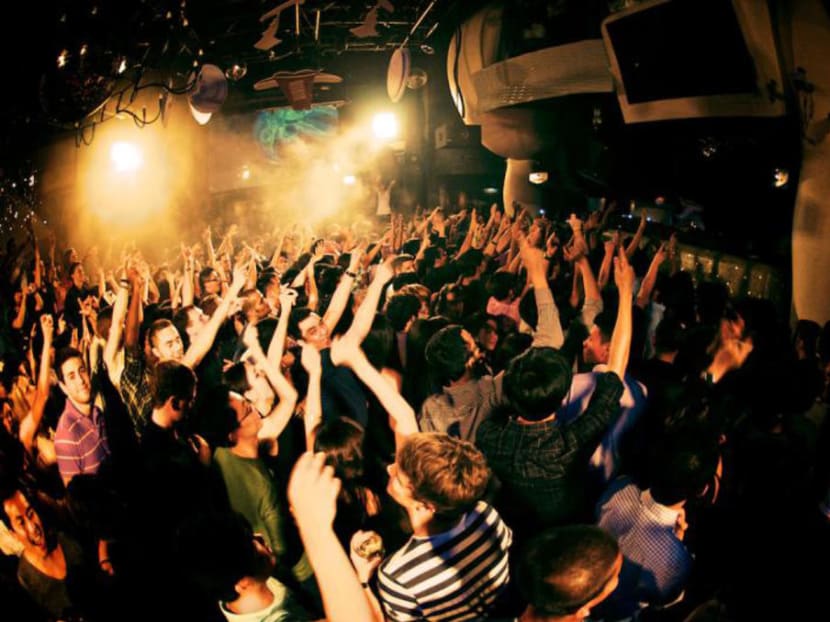 Nightclub operators said that violent fights could be averted through techniques such as "time out" or getting rowdy patrons to move outside.