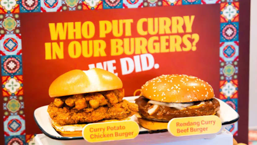 McDonald's SG, Old Chang Kee hasilkan burger kari sempena Hari Kebangsaan