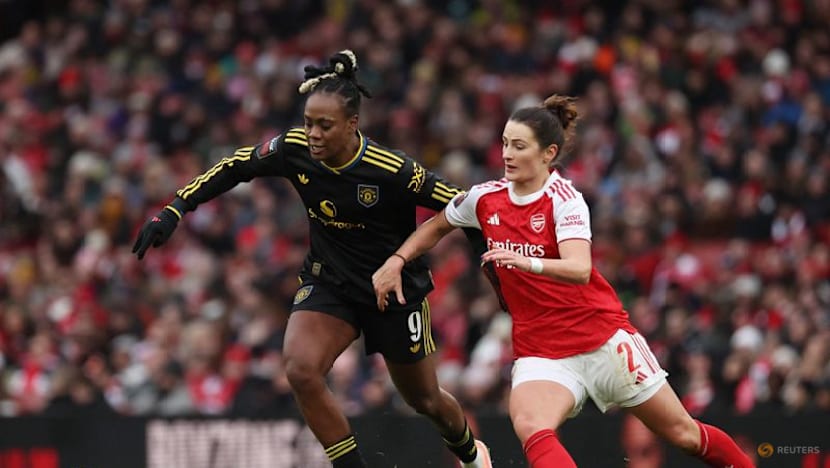 Arsenal fail to capitalise as Man United hold on for point in WSL