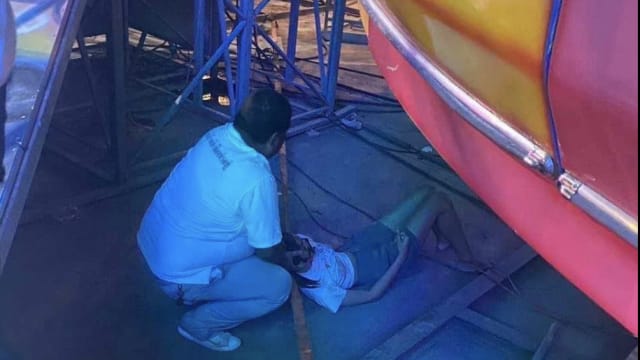 泰国两女子游乐园触电 其中一人伤势严重