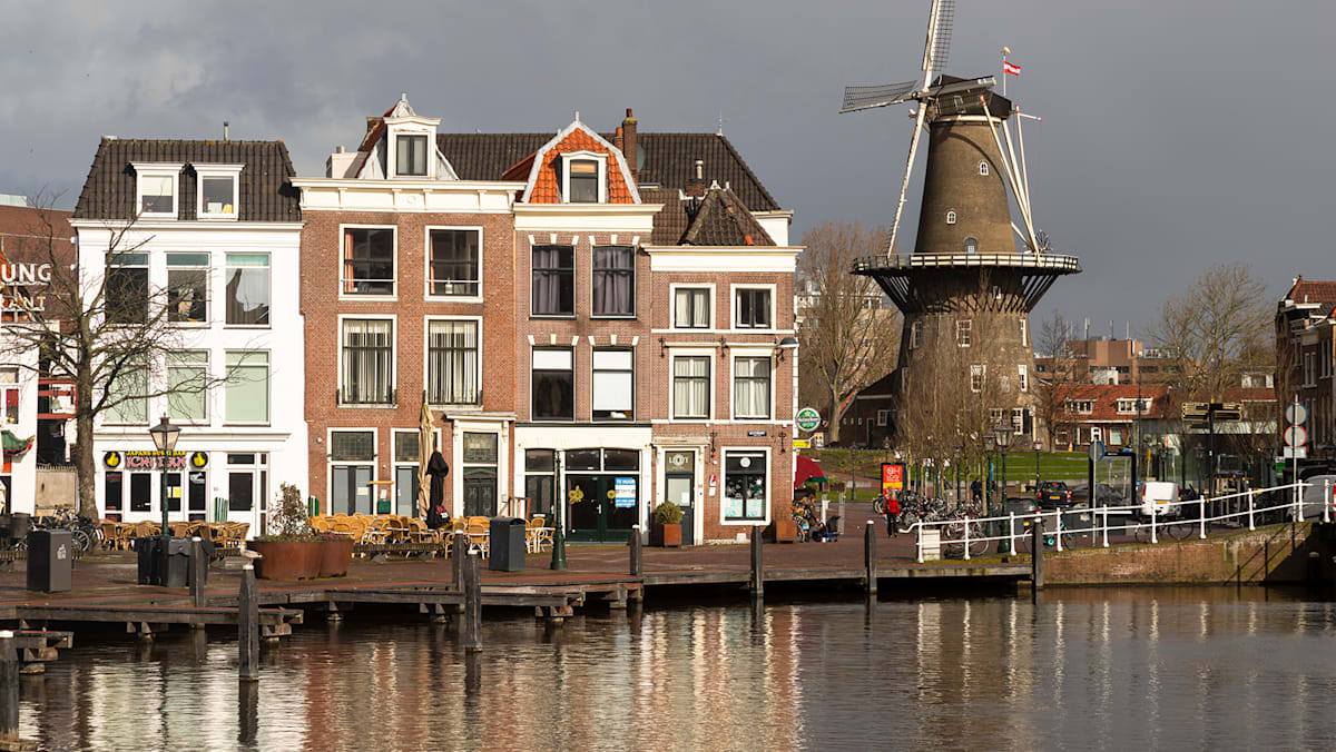 Leiden: All the canals and charm of Amsterdam. None of the crowds