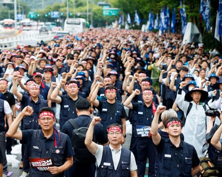 Hyundai Motor's union reaches tentative wage deal, averting more strikes