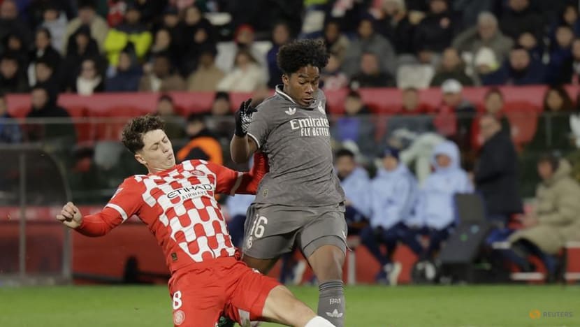Real Madrid close on leaders Barcelona with 3-0 win at Girona