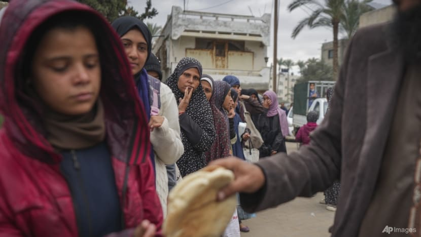 Women and children scavenge for food in Gaza, UN official says Women and children scavenge for food in Gaza, UN official says