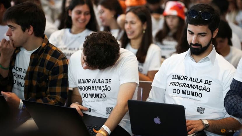 Portuguese school sets world record for largest programming lesson Portuguese school sets world record for largest programming lesson