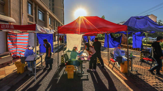 中国将逐步减少公布冠病数据次数 最终达每个月一次